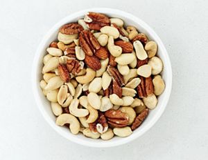 0803-01_healthy-snacking-bowl-of-mixed-nuts_li_1192207.jpg