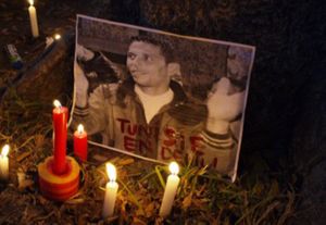 Mohamed_Bouazizi_candle-360x248