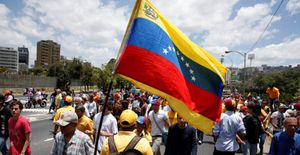venezuela_protest_flag001-e1491425661760